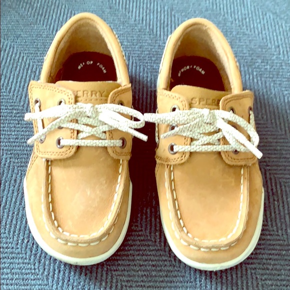 junior boat shoes